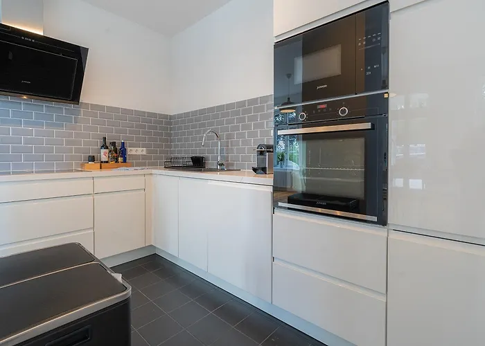 Semesterbostad Suederhuus